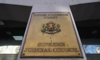 Заместничка на Невена Зартова виждала Мартин Божанов да влиза в