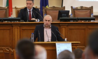 Интересно как точно Каримански покрива макар и доста мъглявото изискване