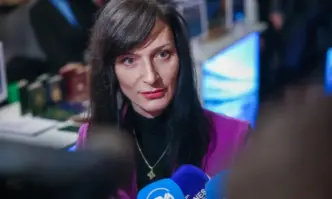 Не мога да бъда на една маса с хора които