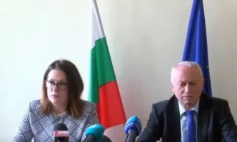 Според тях около 4 милиона мигранти са тръгнали към границата