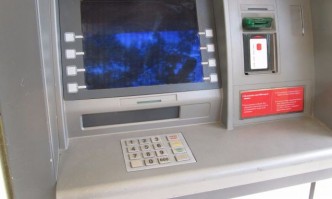 Такса и за теглене на пенсия от банкомат