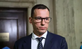 Проблемът го има но решението което се обещава е невъзможно