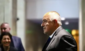 Историята с масата беше преди сглобката Денков да не лъже