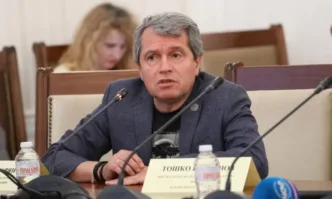 Няма да подам оставка Езикът се дели на разговорен и