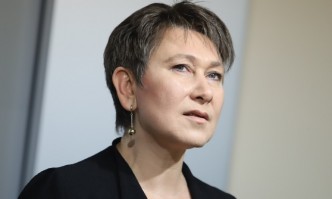 Това е политическа атака коментира информацията за проверка за плагиатство