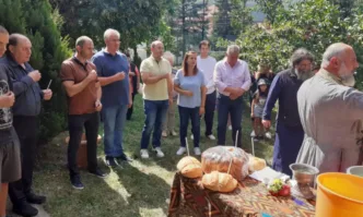 В село Лозен отбелязаха църковния празник Малка Богородица с молебен
