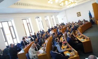 Столичният общински съвет СОС на заседание от 10 00 ч предстои