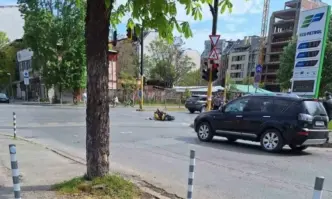 Моторист пострада тежко при катастрофа в София