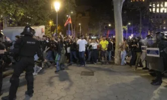 Сблъсъци при протест в Барселона срещу жилищната криза (СНИМКИ)