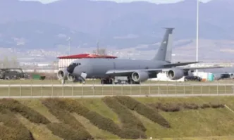 Четири от самолетите цистерни Boeing KC 135 Stratotanker ВВС на САЩ напуснаха