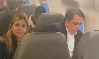 В самолета на връщане от Брюксел са били засечени министърът