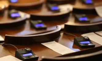 От Фейсбук профила на Кристиян ШкварекТоку що в парламента бе провален