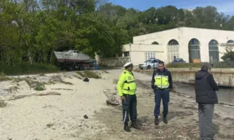 Двама рибари се обърнаха с лодка край Китен единият загина