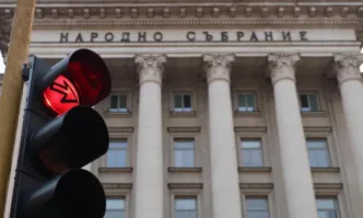 Парламентът оряза и на второ четене правомощията на особения търговски