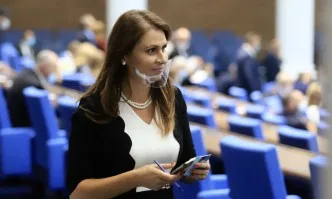 Депутатът от Воля Кръстина Таскова обяви, че е с COVID-19