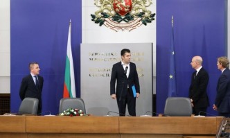 Министър Николов в защита на меморандума с Gemcorp: Намеренията им са как да изглежда политическата ни карта