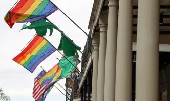 Калифорния задължи със закон корпорациите да назначават на ръководни постове гейове и цветнокожи