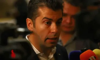 В разгара на на скандалите със записите и замразените преговори