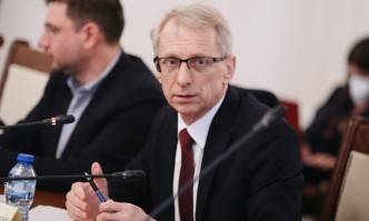 Министърът на образованието Николай Денков смята че антиCOVID мерките в