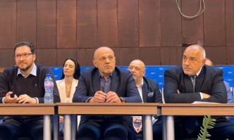 Лидерът на ГЕРБ и цялата парламентарна група на партията се