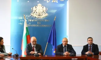 Машините ще се ползват само през деняДвата хеликоптера които ще