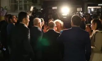 От Фейсбук профила на журналистката Калина АндроловаБОРИСОВ ГИ РАЗПОРИ ПО