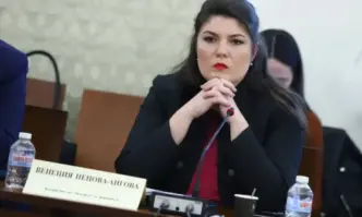 Сглобката с ГЕРБ скърца и това е чудесно Защото в