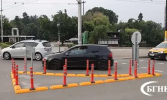 На кръстовището на Орлов мост в София е монтиран разделителен