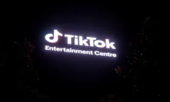 Поръча маратонки за над 230 евро през TikTok, получи два пакета носни кърпи