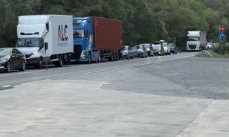 Скална маса се срути в Кресненското дефиле, има пострадали