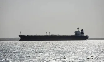 САЩ свалиха санкциите за купуването на петрол от Русия