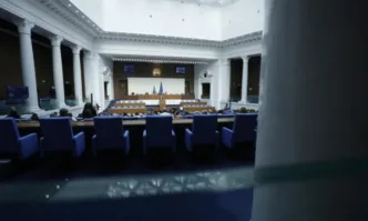 Лято е: Депутатите излизат във ваканция