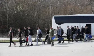 Първите 800 наборници днес влизат в три хърватски казарми в
