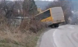 Родители алармират за самокатастрофирал училищен автобус Инцидентът е станал във