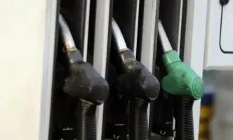 Цените на петрола се повишиха с повече от 4 на