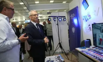 Повече от 1000 бизнес срещи между различни компании и готови