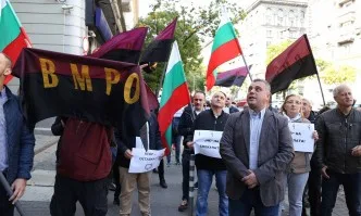 Протест на ВМРО заради цената на тока блокира за кратко бул. Дондуков