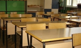 Голяма част от децата са премръзнали и са извикали родителите