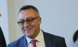 Време е тестването за COVID 19 в училищата да бъде премахнато