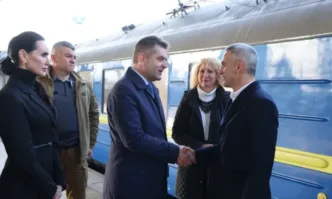 Служебният премиер Гюров и министри са на посещение в Киев