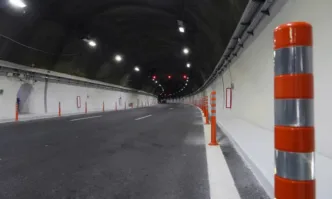 Автобус е аварирал в тунел Траянови врата на автомагистрала Тракия