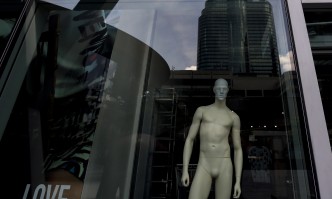 През последните седмици всяка нова колекция която доставят в магазините