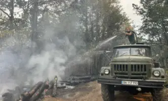 Продължава борбата с огъня в няколко области на страната