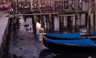 След потопа: Каналите на Венеция пресъхнаха (ВИДЕО)