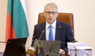 На телефон 02 90 112 98 и електронен адрес izbori mvr bg Министерството