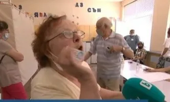 Подменено гласуване: Баба обвини член на СИК в Плевен, че е гласувал вместо нея