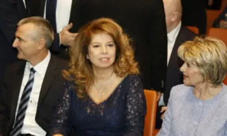 Йотова: Хората ще решат дали мога да остана президент, след като оценят моята работа