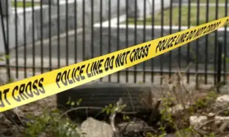 Трима мъже са загинали при нападение с автомат във френския