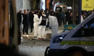 Осем турски полицаи са ранени при взрив на кола бомба