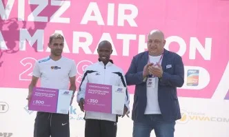 Министър Кралев награди победителите в Софийския маратон